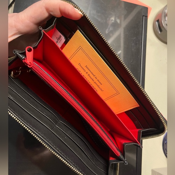 Dooney and Bourke Disney Hipster Mickey and Minnie Mouse wristlet wallet NWOT - Picture 5 of 7